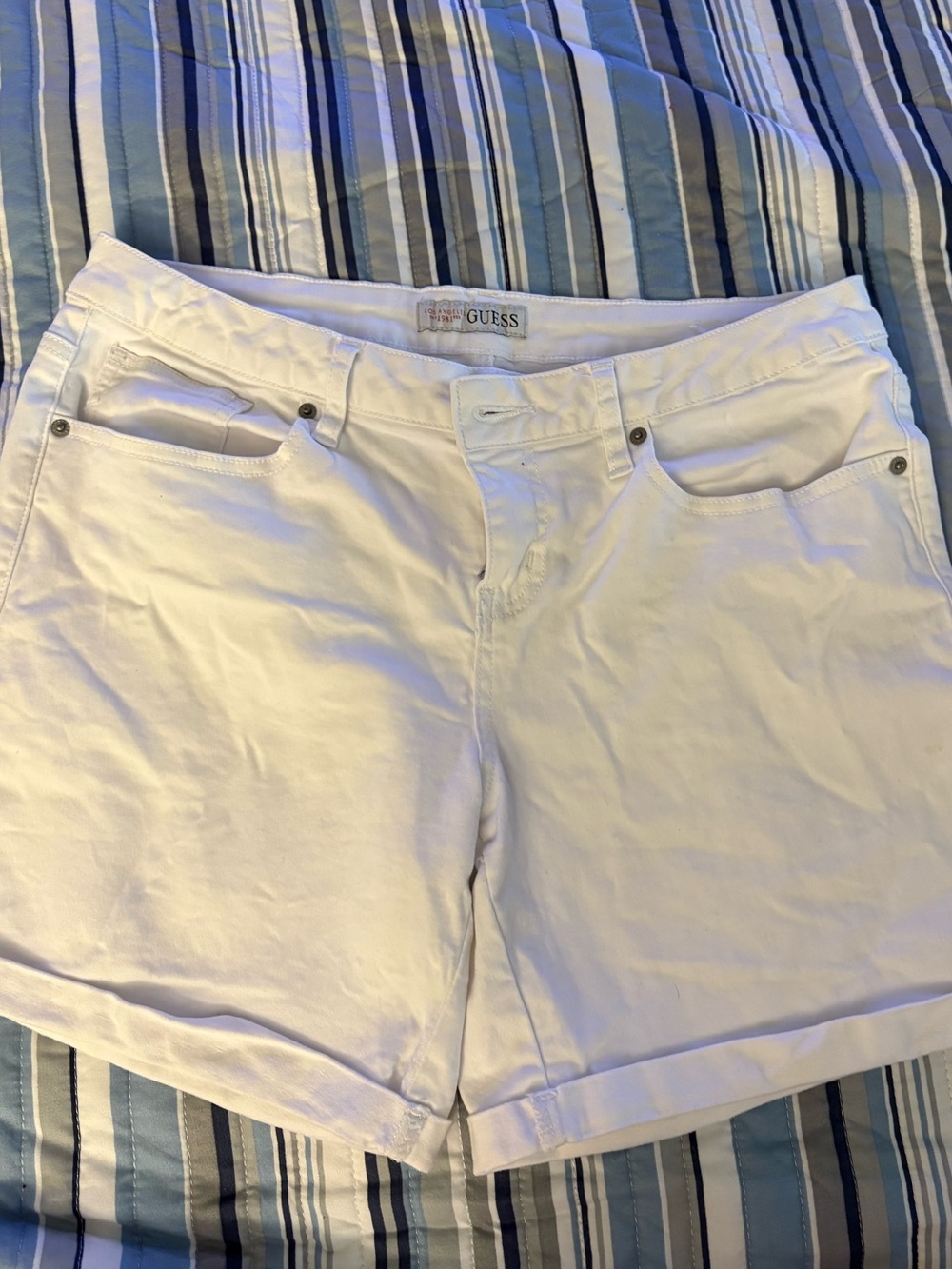 NEW-31-32 classic vintage rare GUESS Women's White Cotton Blend Shorts